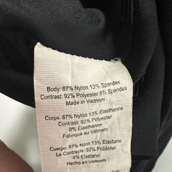 ALO Yoga Black Tank with Built-in Sports Bra - Picture 4 of 5